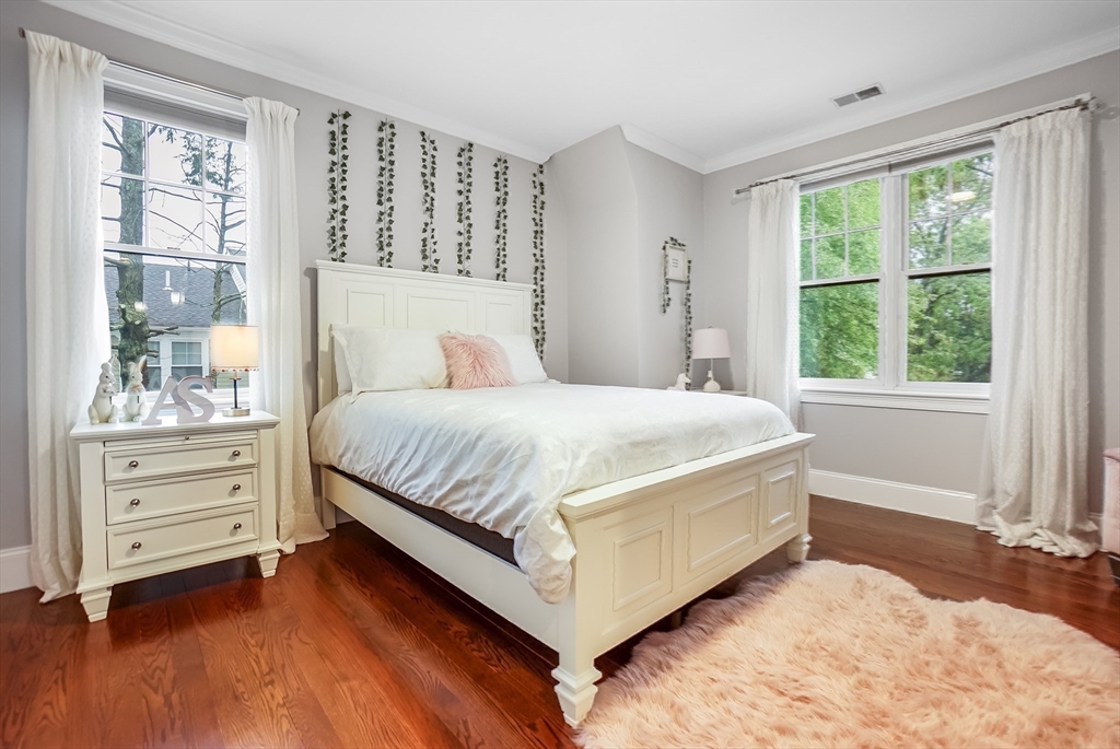 Newton, Massachusetts, 02460, United States, 4 Bedrooms Bedrooms, ,5 BathroomsBathrooms,Residential,For Sale,1982724