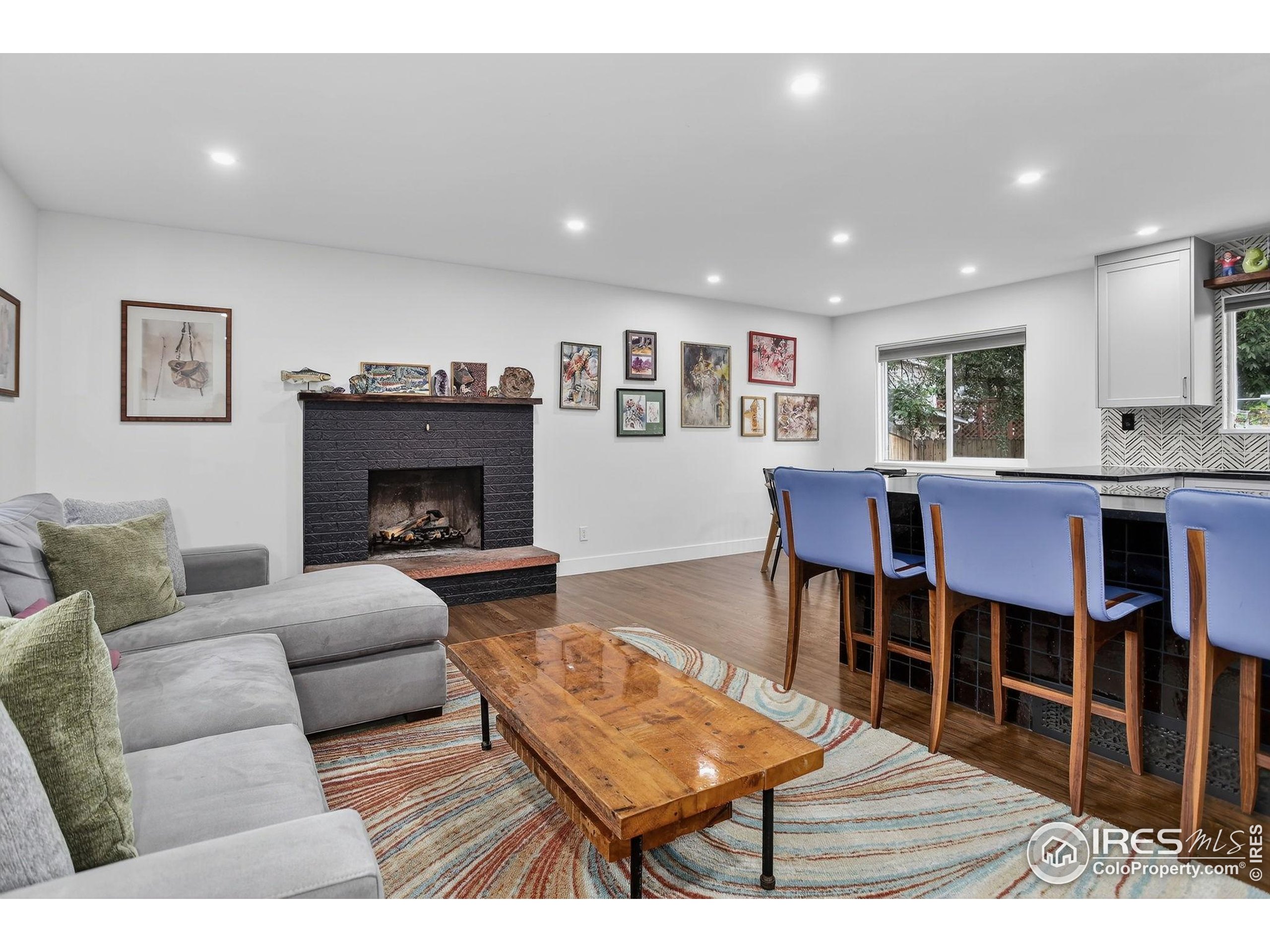 Longmont, Colorado, 80501, United States, 3 Bedrooms Bedrooms, ,2 BathroomsBathrooms,Residential,For Sale,1988284