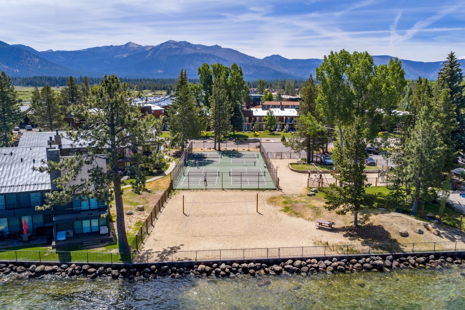  Tahoe Keys Waterfront Townhome - 物件實景