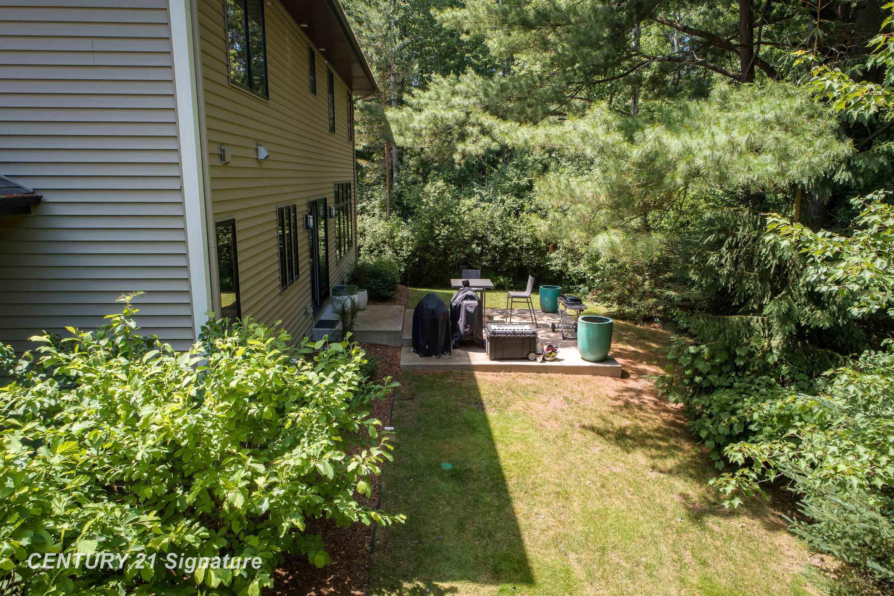 Midland, Michigan, 48642, United States, 4 Bedrooms Bedrooms, ,5 BathroomsBathrooms,Residential,For Sale,1975618