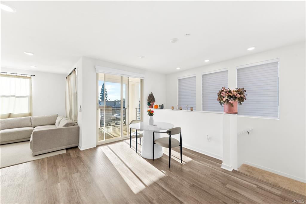 Compton, California, 90221, United States, 9 Bedrooms Bedrooms, ,Residential,For Sale,1982373