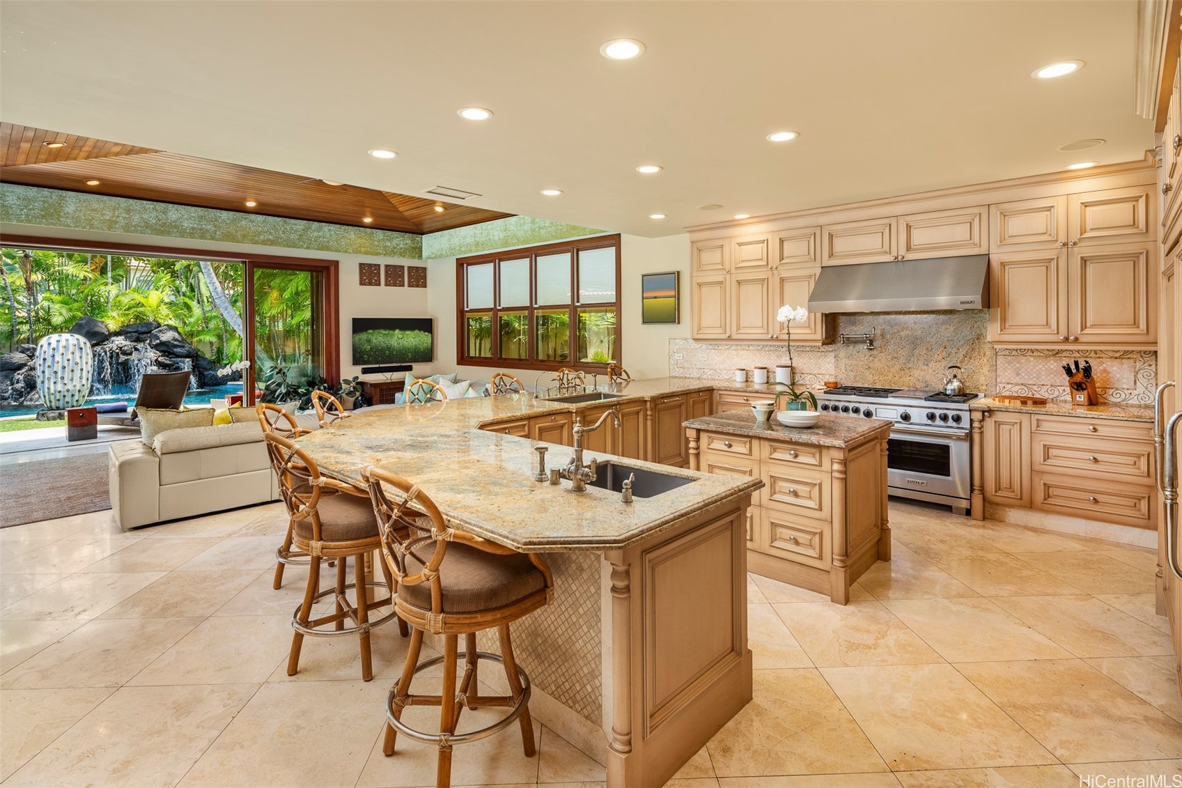 Honolulu, Hawaii, 96816, United States, 5 Bedrooms Bedrooms, ,8 BathroomsBathrooms,Residential,For Sale,1859749