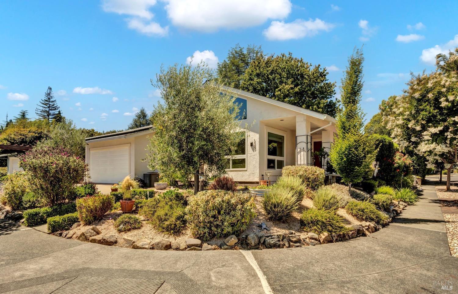 Napa, California, 94558, United States, 4 Bedrooms Bedrooms, ,2 BathroomsBathrooms,Residential,For Sale,1926171