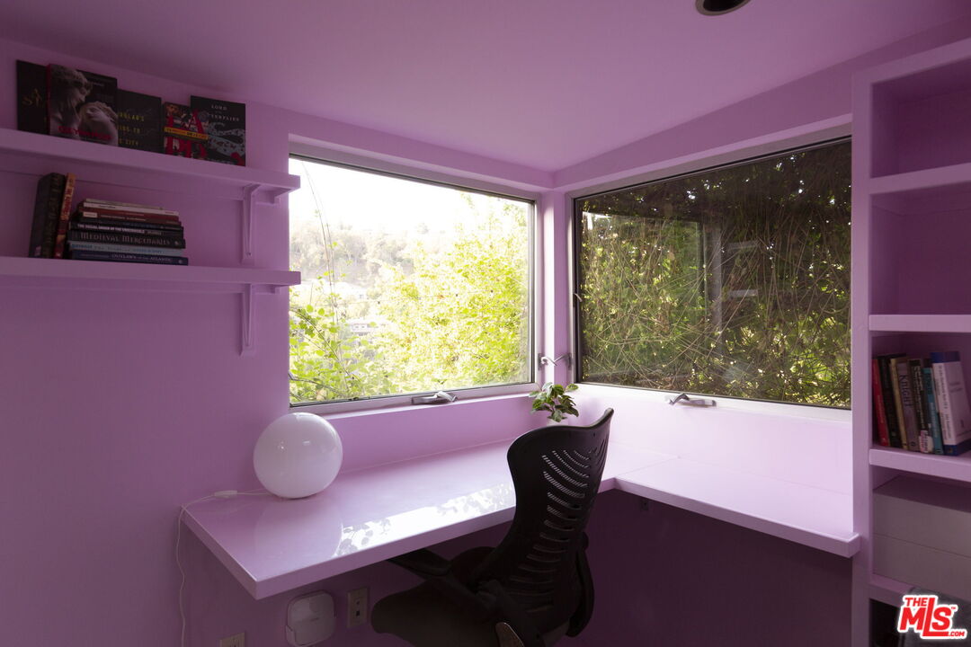 Los Angeles, California, 90068, United States, 3 Bedrooms Bedrooms, ,4 BathroomsBathrooms,Residential,For Sale,1839885