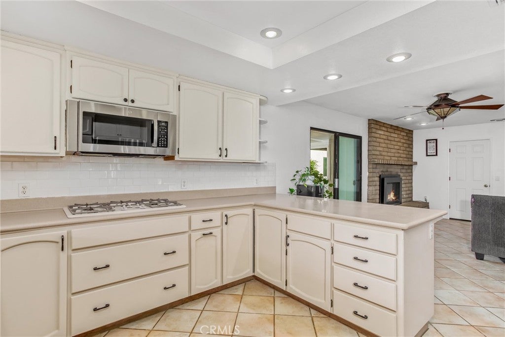 Cherry Valley, California, 92223, United States, 6 Bedrooms Bedrooms, ,3 BathroomsBathrooms,Residential,For Sale,1973904