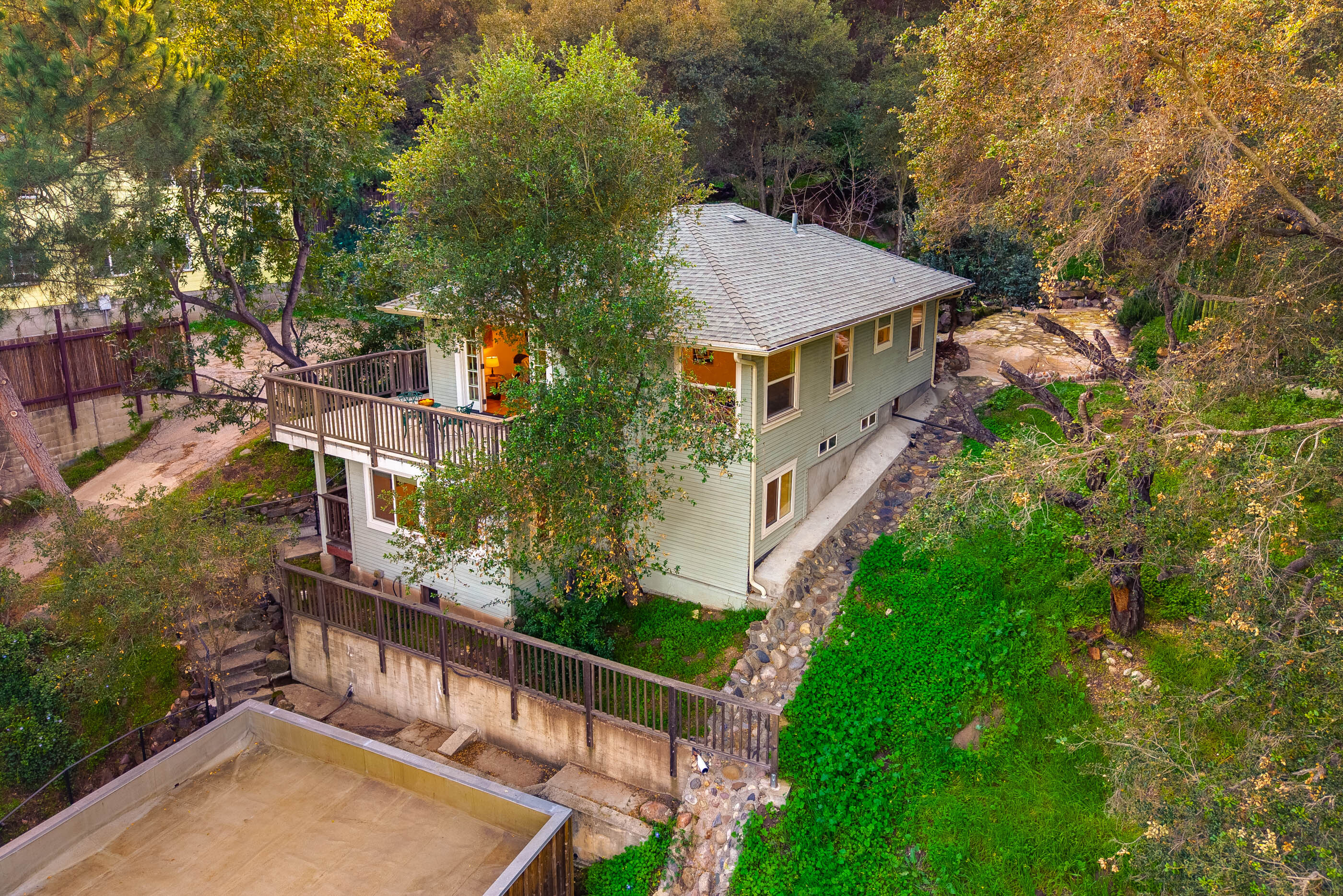  502 Fernwood Pacific Dr - 物件實景