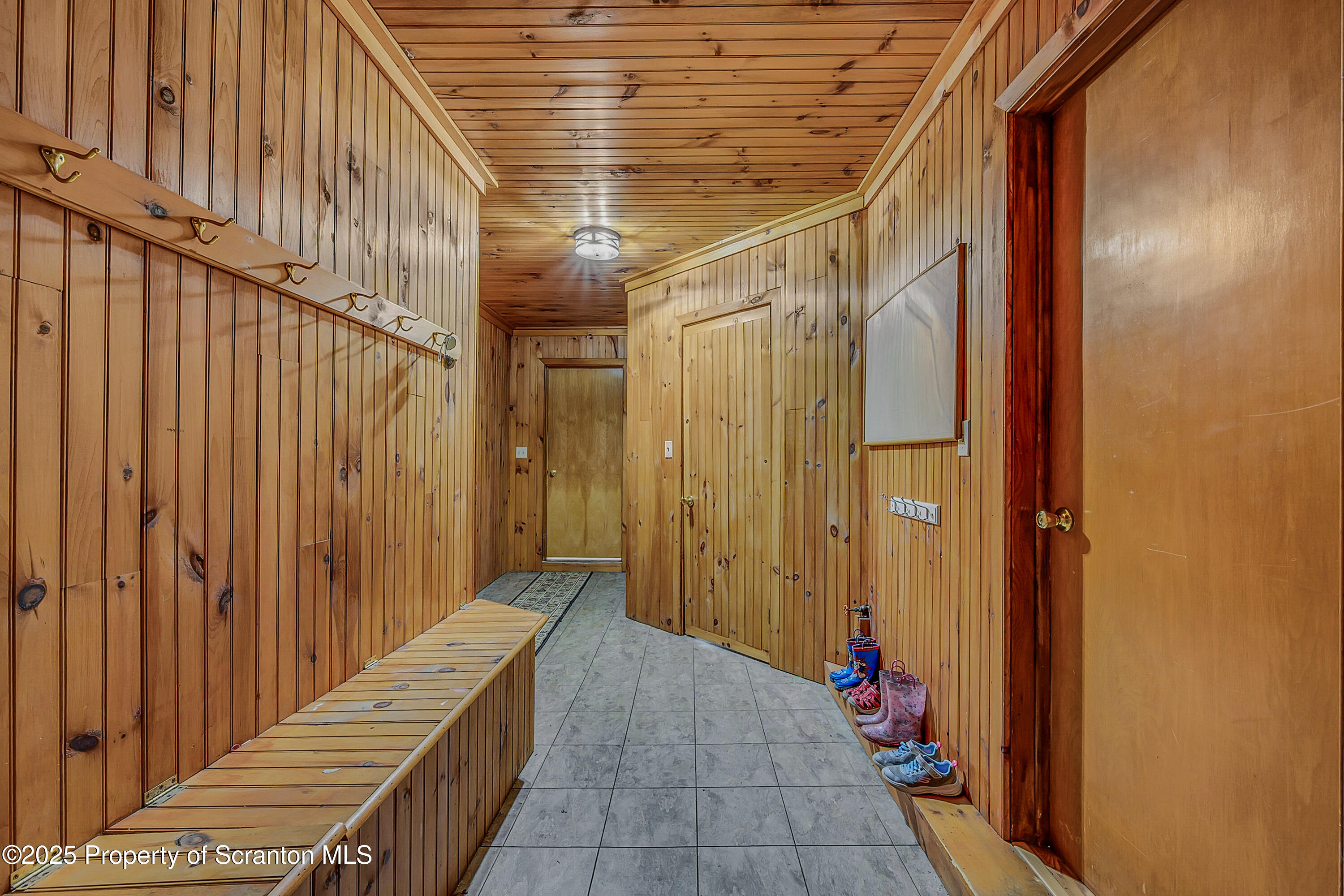 Clarks Summit, Pennsylvania, 18411, United States, 5 Bedrooms Bedrooms, ,4 BathroomsBathrooms,Residential,For Sale,1971485