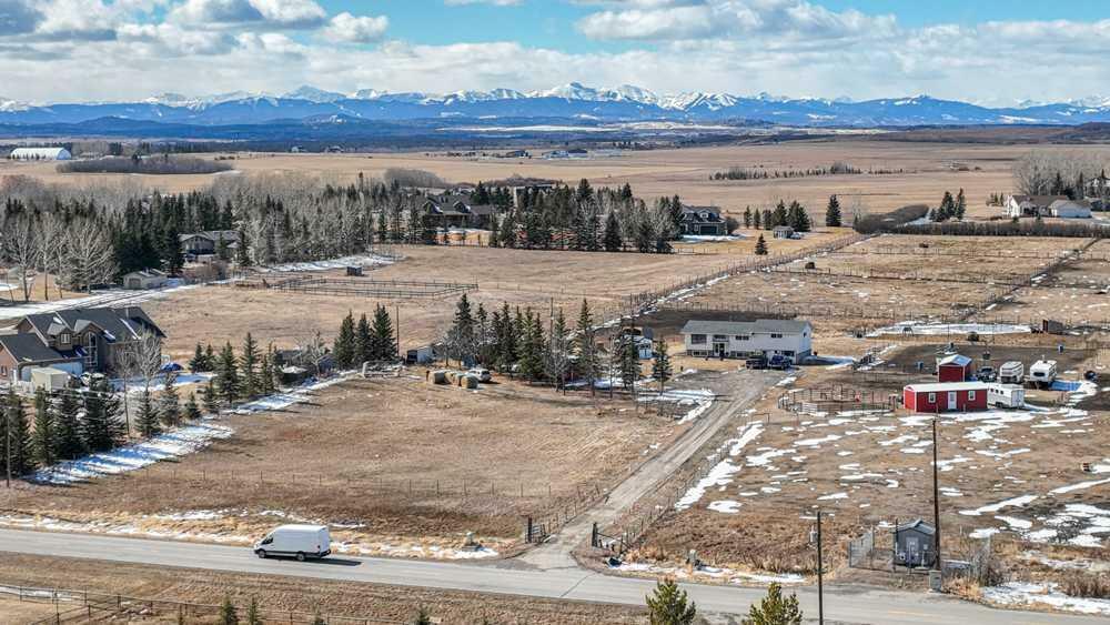 RURAL ROCKY VIEW COUNTY, Alberta, T3Z 2E6, CA, 3 Bedrooms Bedrooms, ,2 BathroomsBathrooms,Residential,For Sale,1839120
