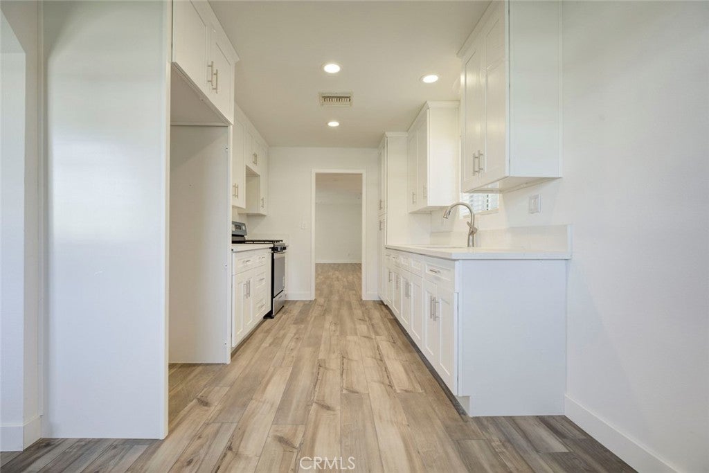 Chatsworth, California, 91311, United States, 3 Bedrooms Bedrooms, ,3 BathroomsBathrooms,Residential,For Sale,1998886