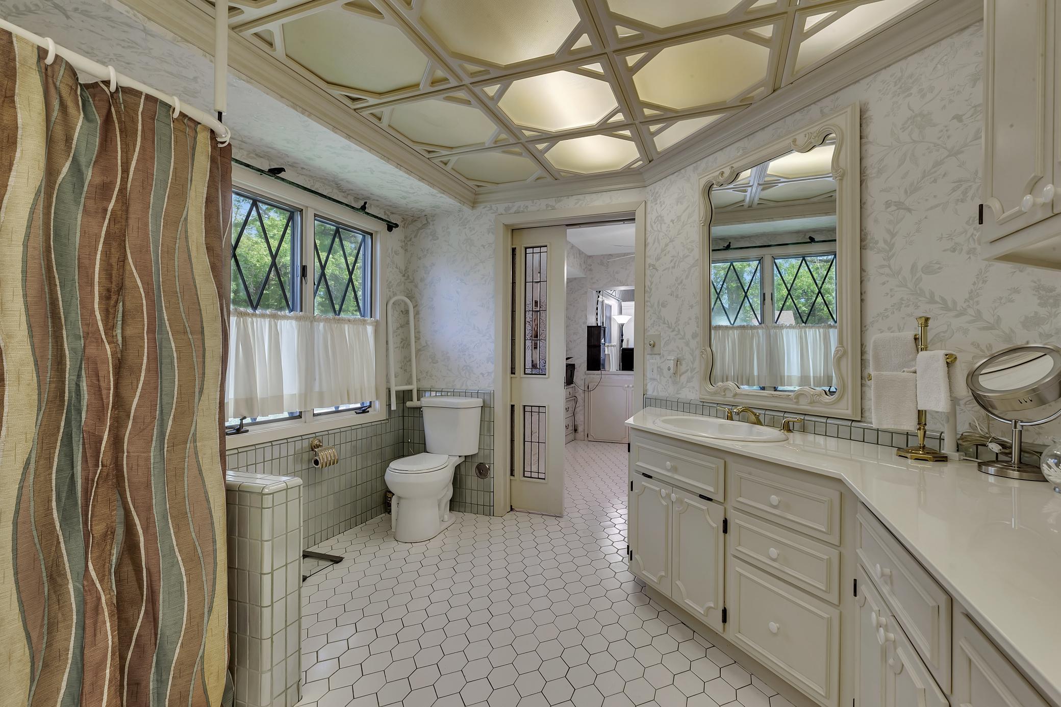 Saint Cloud, Minnesota, 56304, United States, 4 Bedrooms Bedrooms, ,4 BathroomsBathrooms,Residential,For Sale,1836908