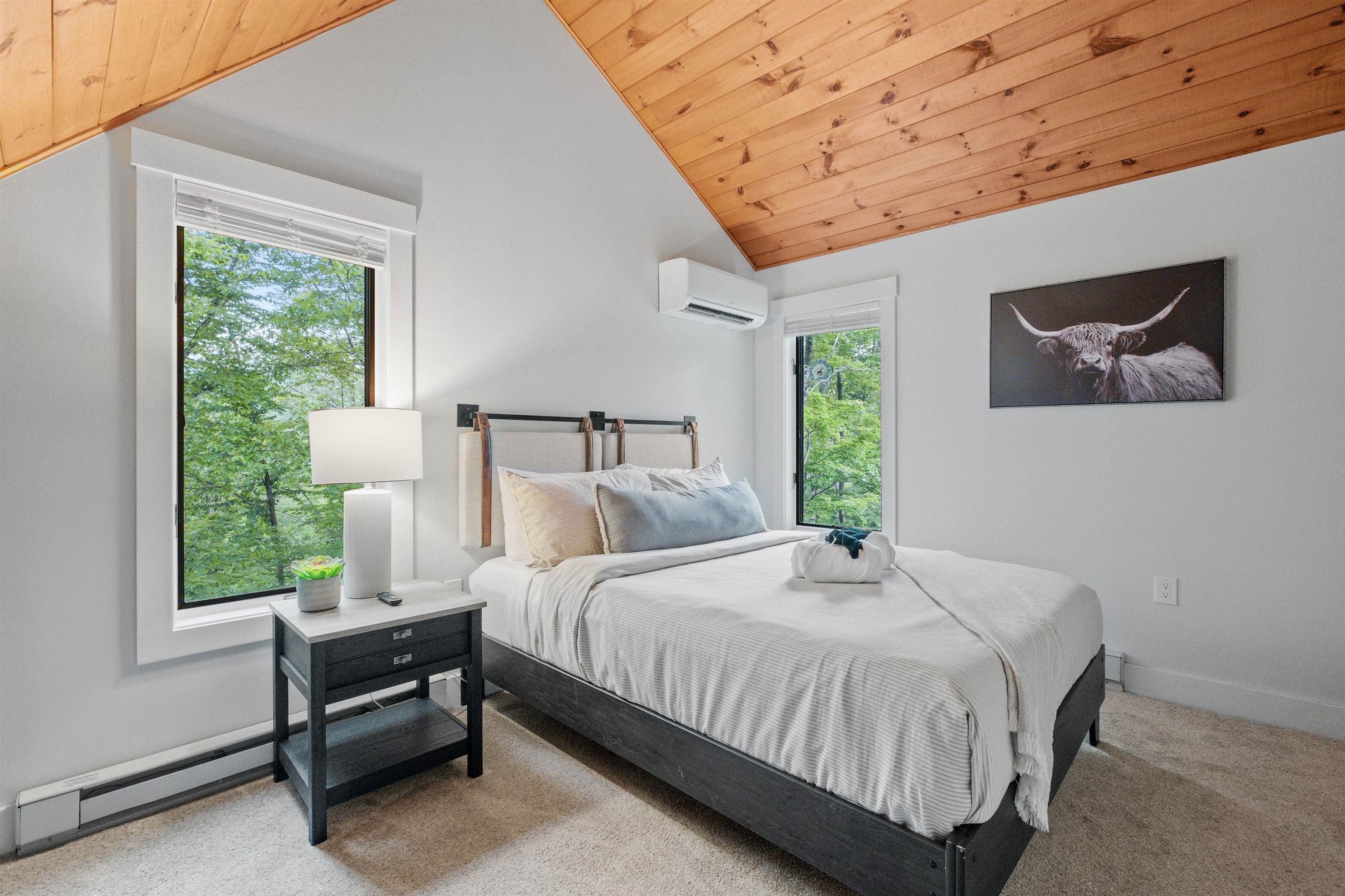 Lincoln, New Hampshire, 03251, United States, 4 Bedrooms Bedrooms, ,4 BathroomsBathrooms,Residential,For Sale,1803073