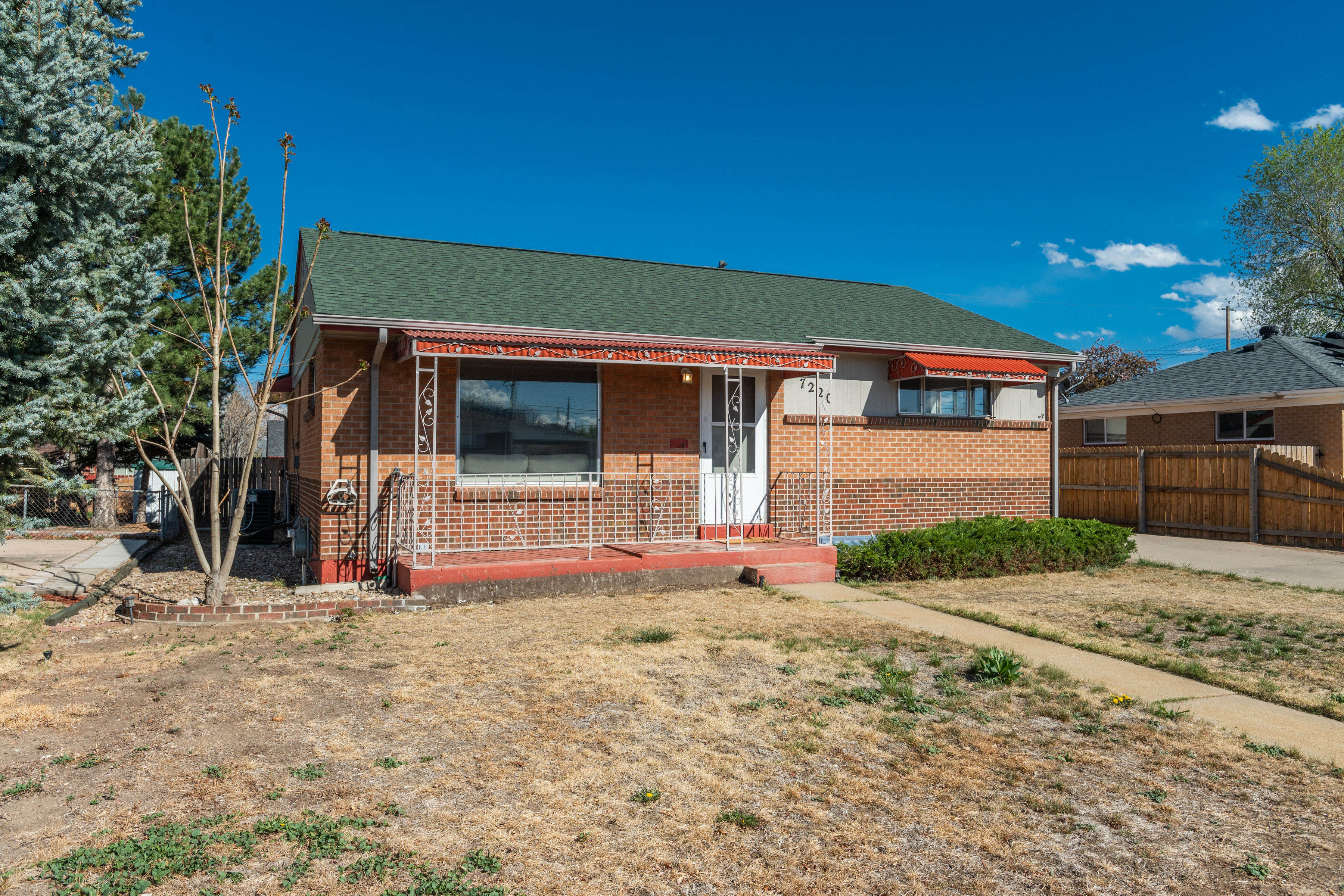  Charming Brick Bungalow - 物件實景