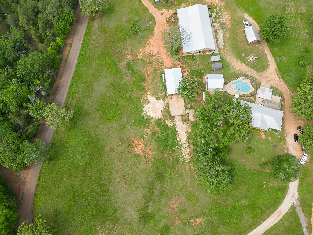 Mineola, Texas, 75773, United States, 4 Bedrooms Bedrooms, ,3 BathroomsBathrooms,Residential,For Sale,1995592