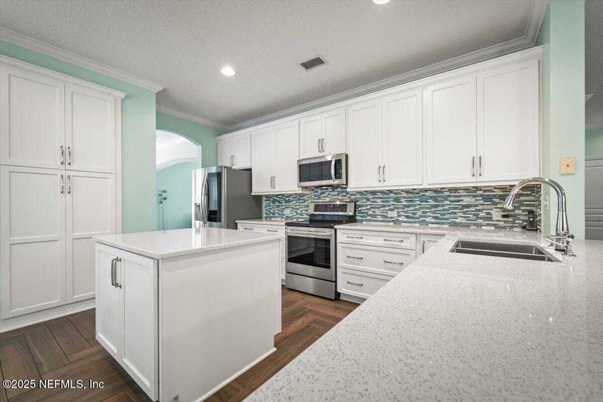 Jacksonville, Florida, 32256, United States, 5 Bedrooms Bedrooms, ,4 BathroomsBathrooms,Residential,For Sale,1974512