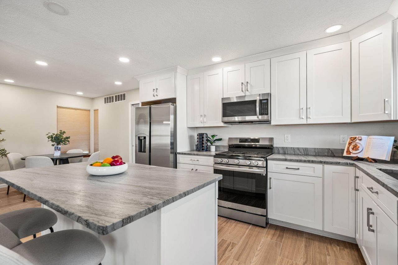 Albuquerque, New Mexico, 87111, United States, 4 Bedrooms Bedrooms, ,3 BathroomsBathrooms,Residential,For Sale,1985317