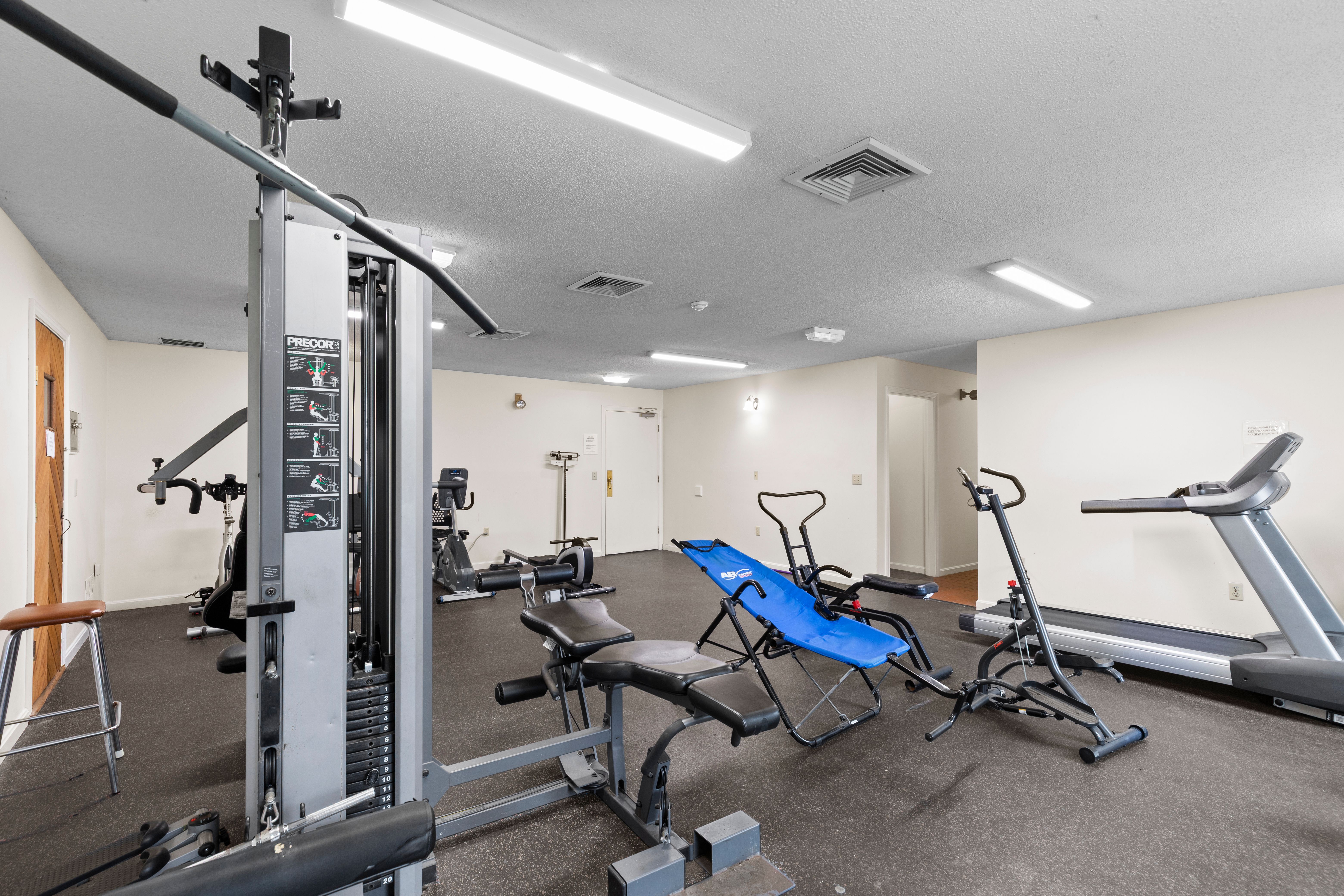  209 White Cedar Boulevard, Portsmouth, NH, 03801 - 物件實景