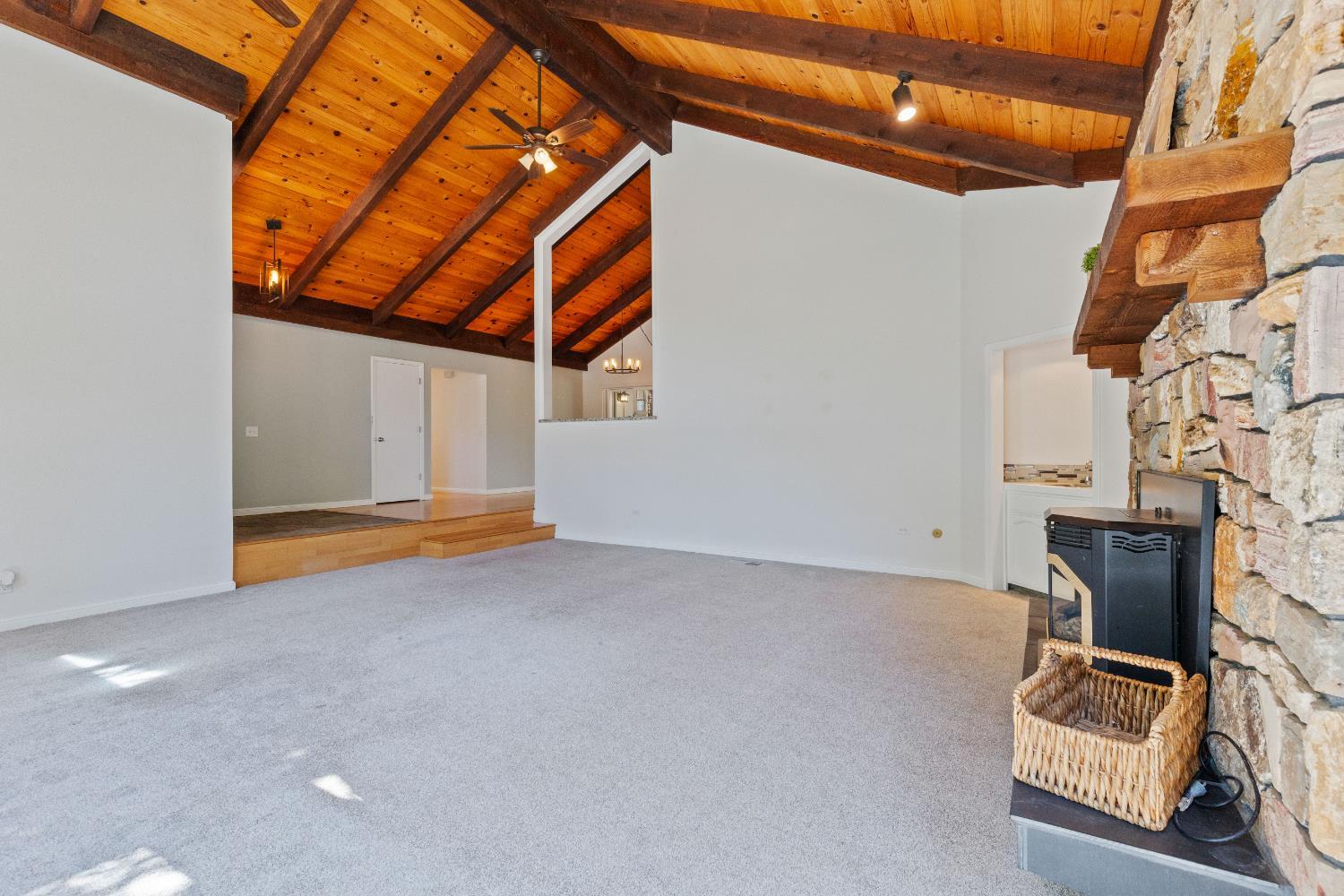 Grass Valley, California, 95949, United States, 3 Bedrooms Bedrooms, ,3 BathroomsBathrooms,Residential,For Sale,1983094