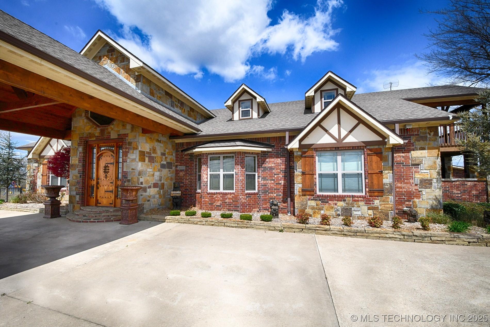 Sallisaw, Oklahoma, 74955, United States, 3 Bedrooms Bedrooms, ,3 BathroomsBathrooms,Residential,For Sale,2009698