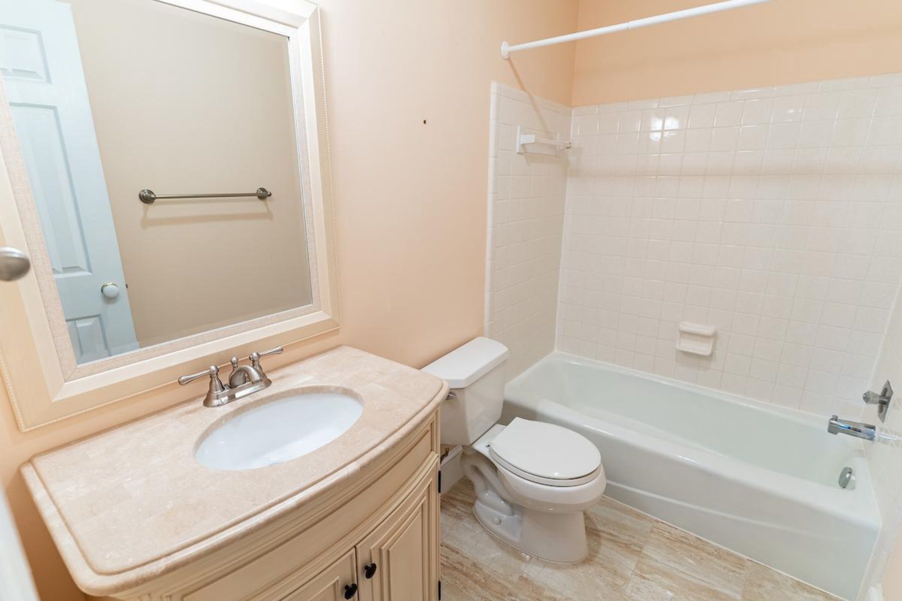  7348 Lewinsville Square Place, Mclean, VA, 22101 - 物件實景