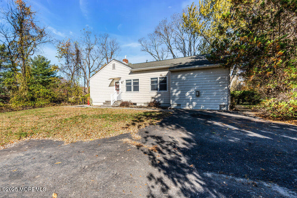 Tinton Falls, New Jersey, 07712, United States, 3 Bedrooms Bedrooms, ,2 BathroomsBathrooms,Residential,For Sale,1987767