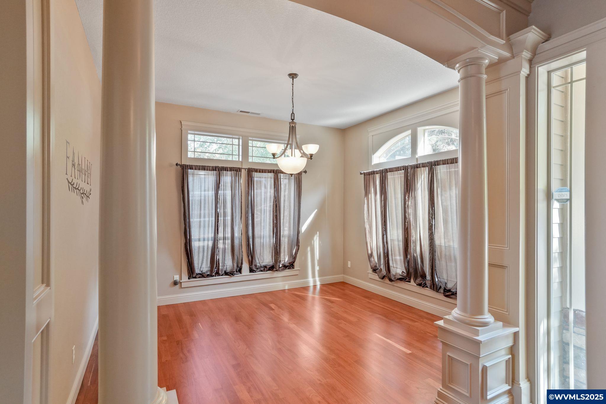 Salem, Oregon, 97306, United States, 4 Bedrooms Bedrooms, ,3 BathroomsBathrooms,Residential,For Sale,1906956