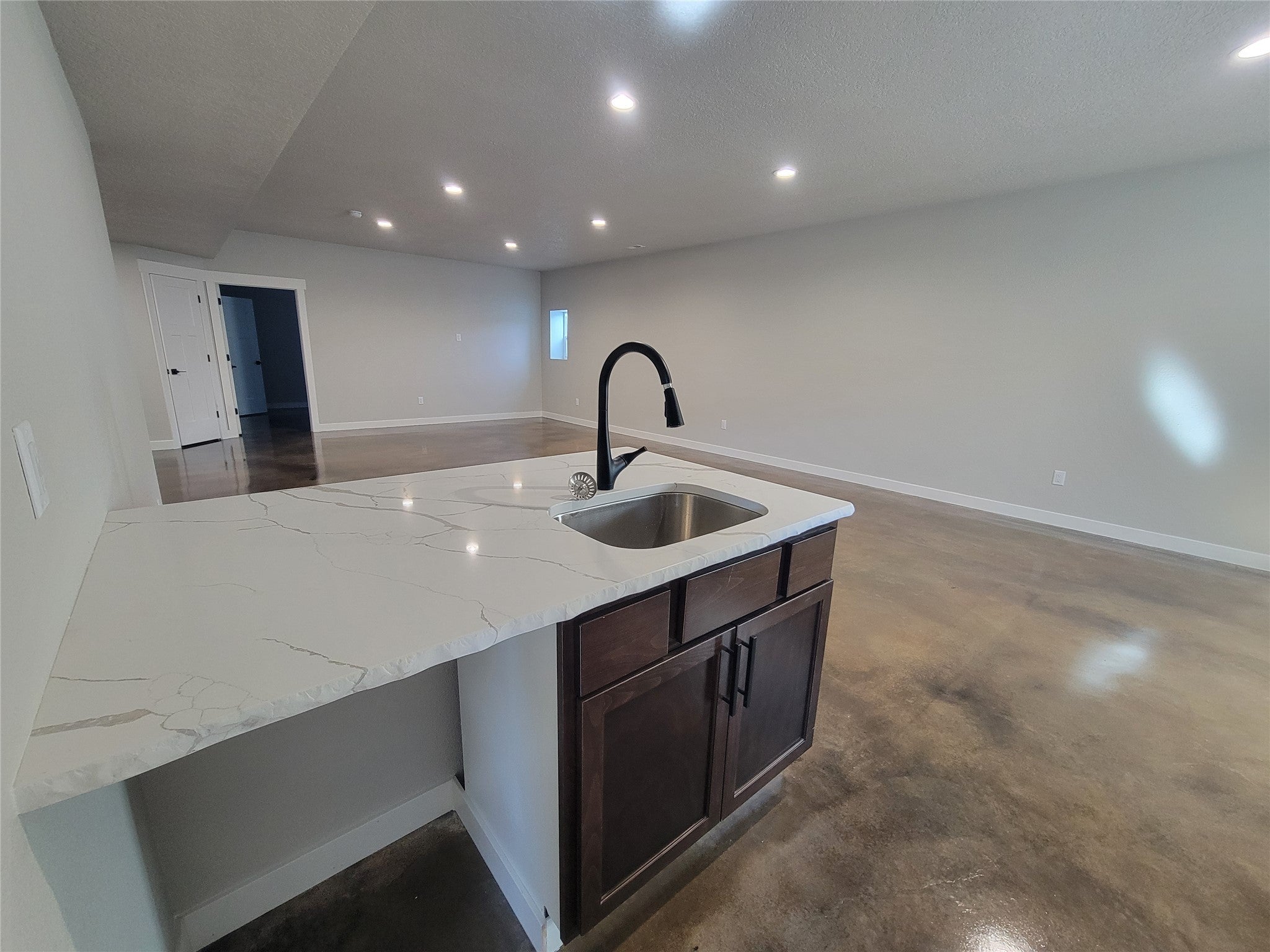 Plains, Montana, 59859, United States, 6 Bedrooms Bedrooms, ,3 BathroomsBathrooms,Residential,For Sale,1866900