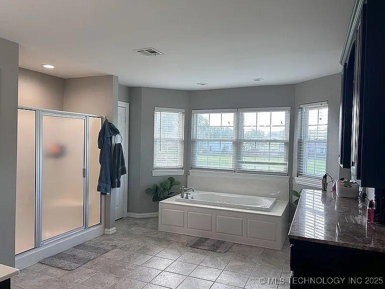 Fort Gibson, Oklahoma, 74434, United States, 5 Bedrooms Bedrooms, ,3 BathroomsBathrooms,Residential,For Sale,1980443