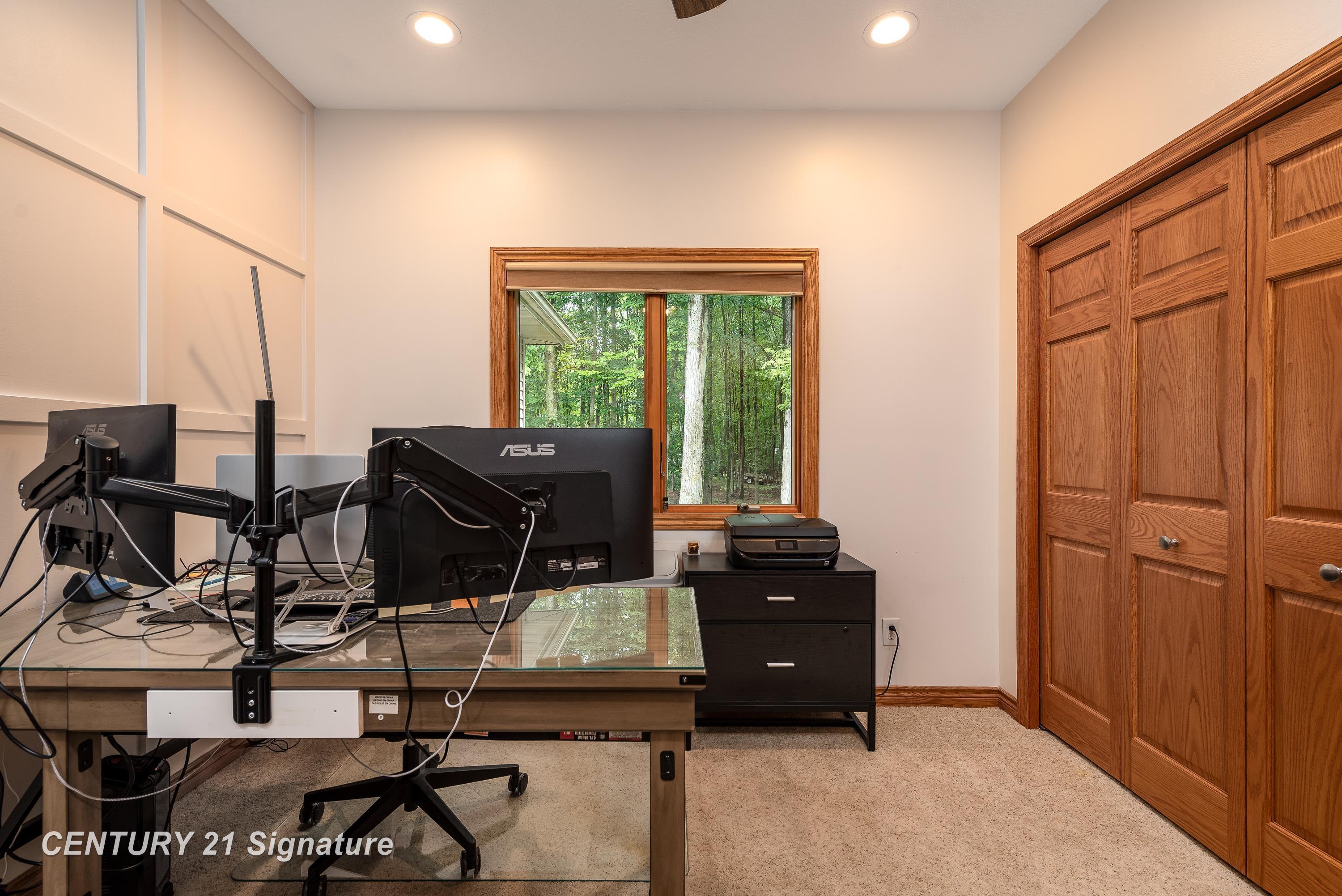 Midland, Michigan, 48642, United States, 4 Bedrooms Bedrooms, ,4 BathroomsBathrooms,Residential,For Sale,1981161