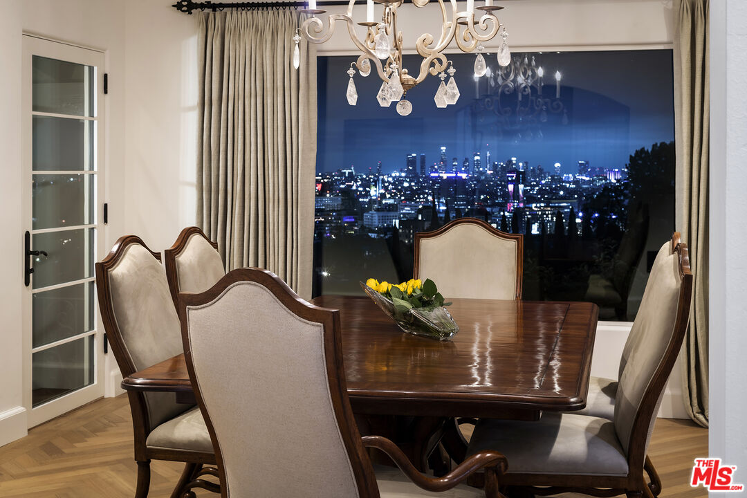 Los Angeles, California, 90068, United States, 4 Bedrooms Bedrooms, ,5 BathroomsBathrooms,Residential,For Sale,1910908