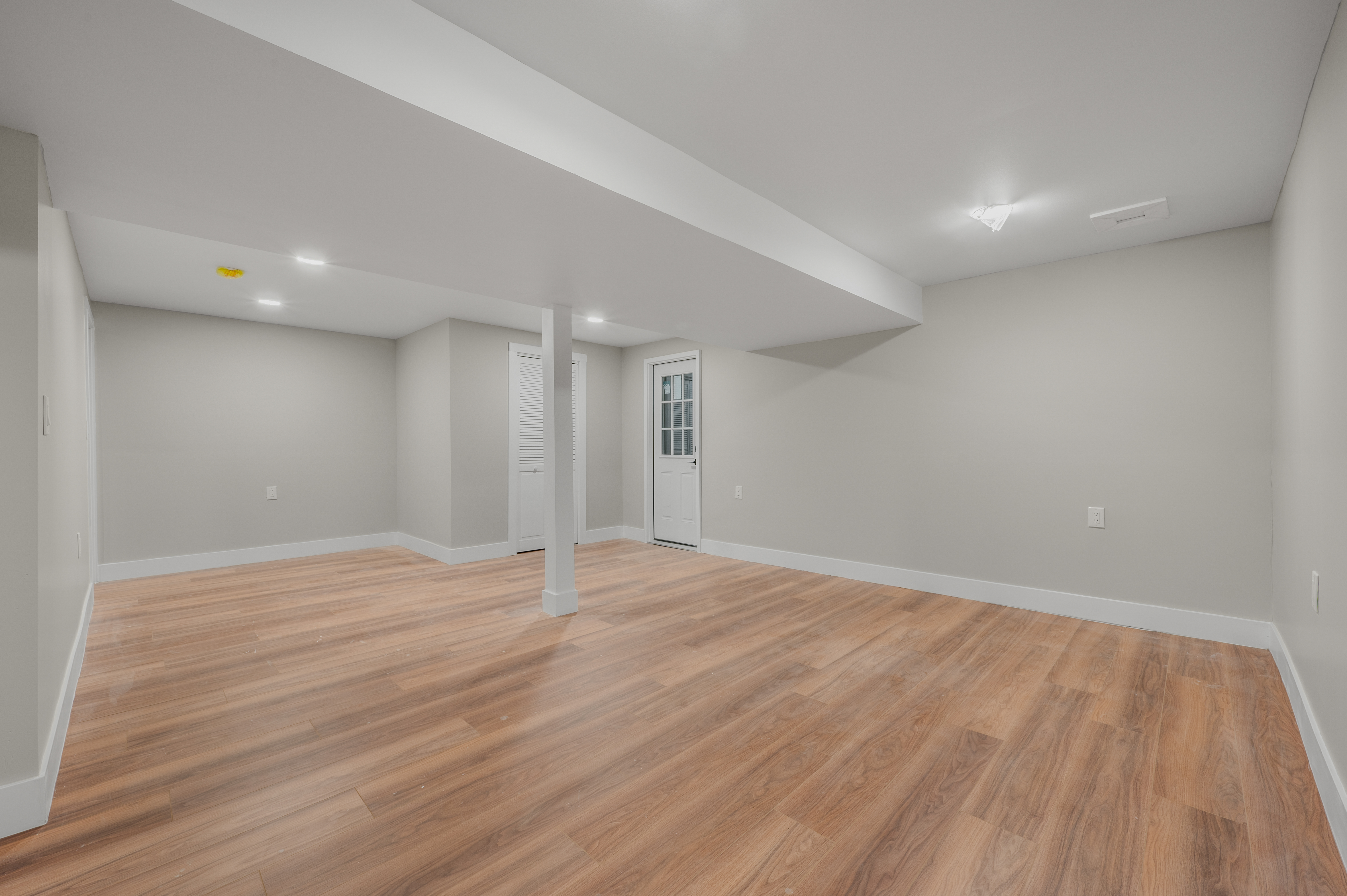  Beautiful and Spacious Colonial Home on 2.55 Acres - 物件實景