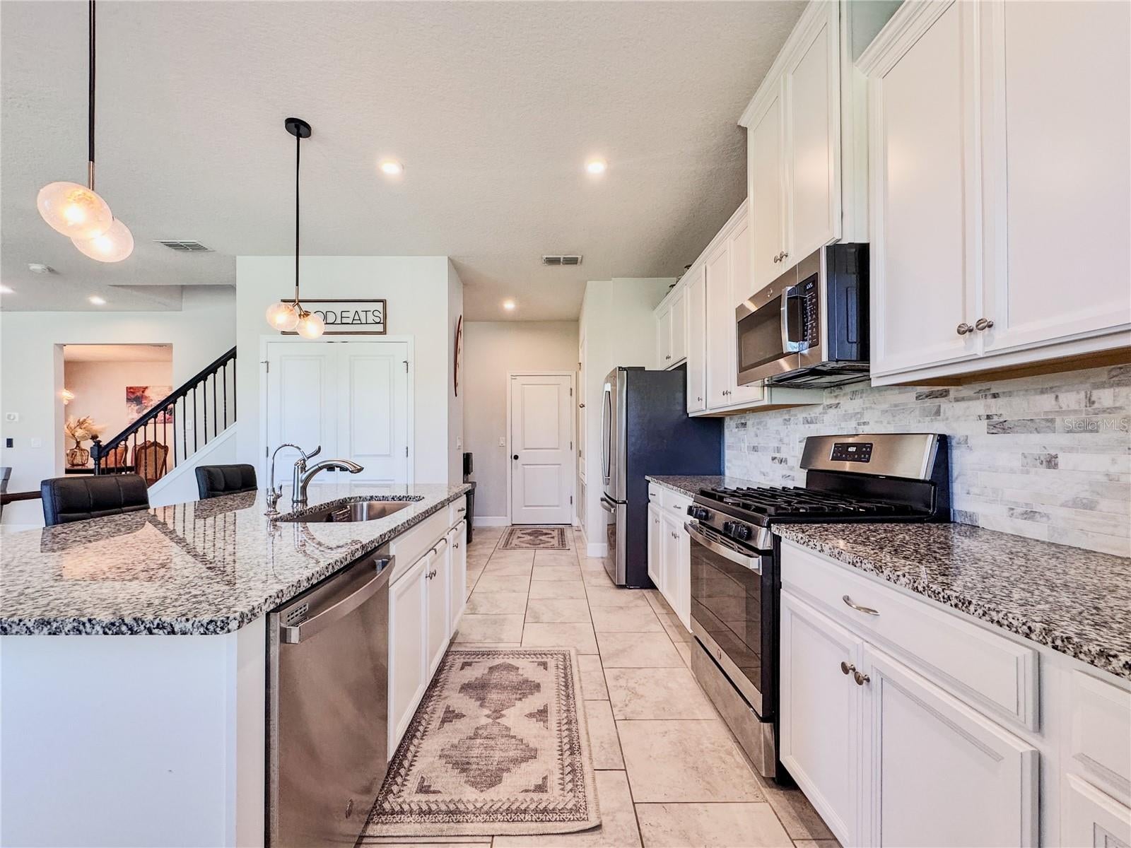 WINTER GARDEN, Florida, 34787, United States, 5 Bedrooms Bedrooms, ,3 BathroomsBathrooms,Residential,For Sale,1975266