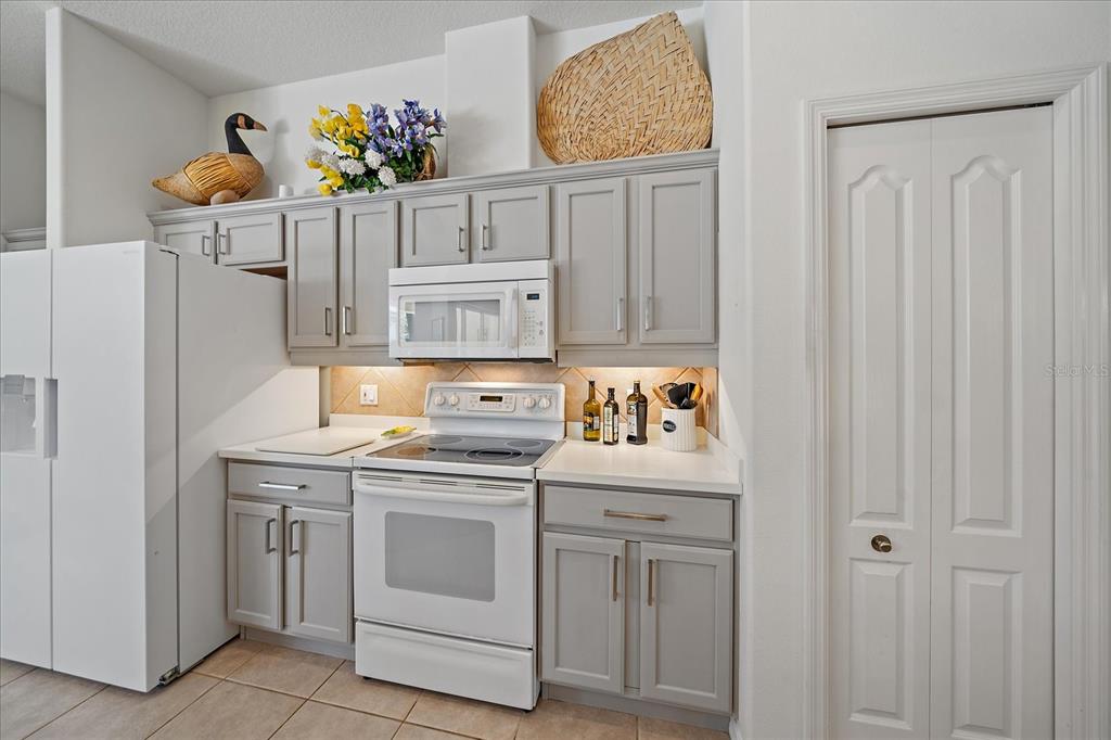 Osprey, Florida, 34229, United States, 4 Bedrooms Bedrooms, ,2 BathroomsBathrooms,Residential,For Sale,1796983