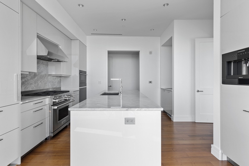 1 Dalton Unit 5602, Boston, Massachusetts, 02115, United States, 3 Bedrooms Bedrooms, ,4 BathroomsBathrooms,Residential,For Sale,1 Dalton Unit 5602,1610884