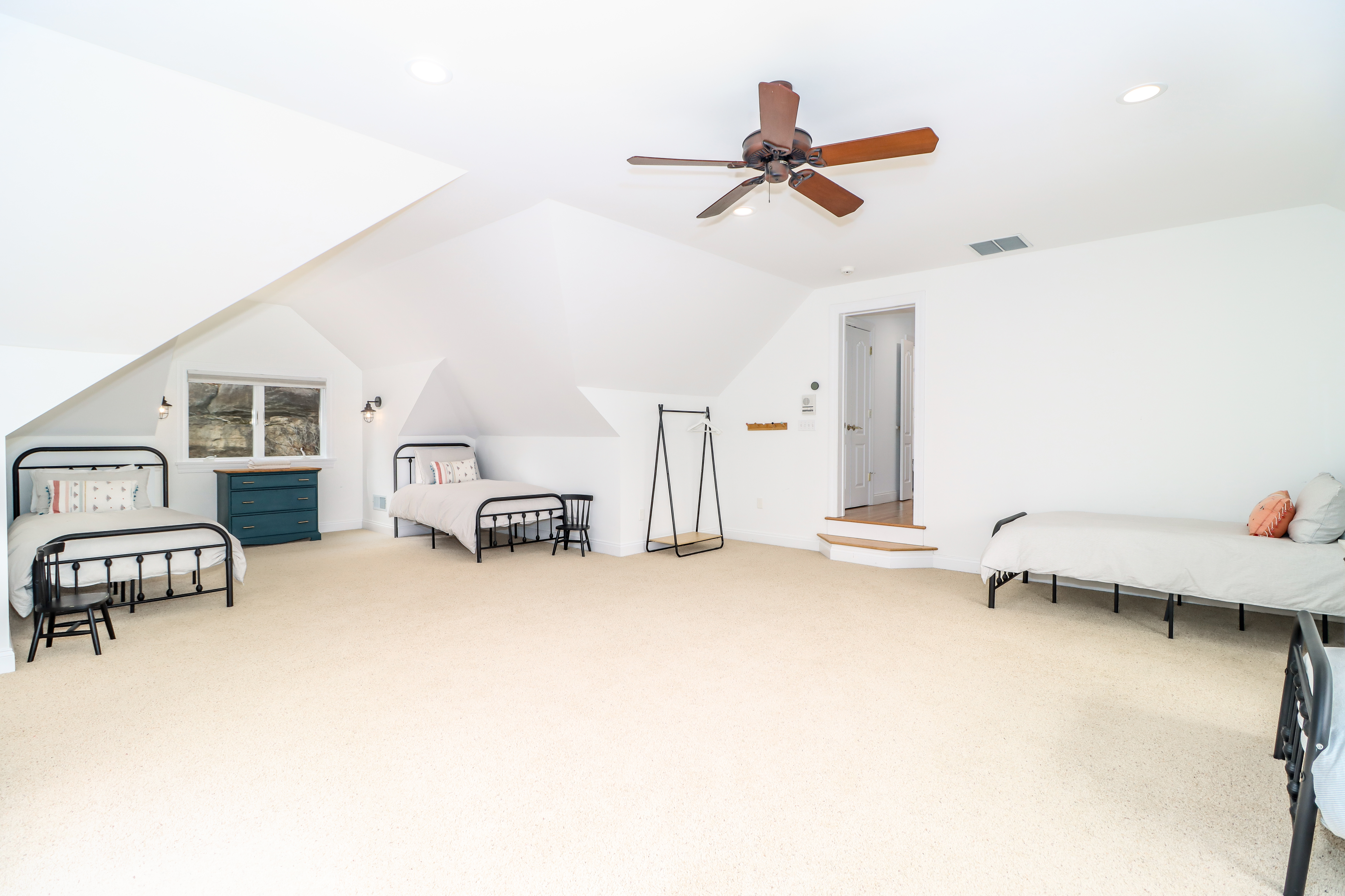  Lake Lillinonah Living, Elevated by Privacy and Scale - 物件實景