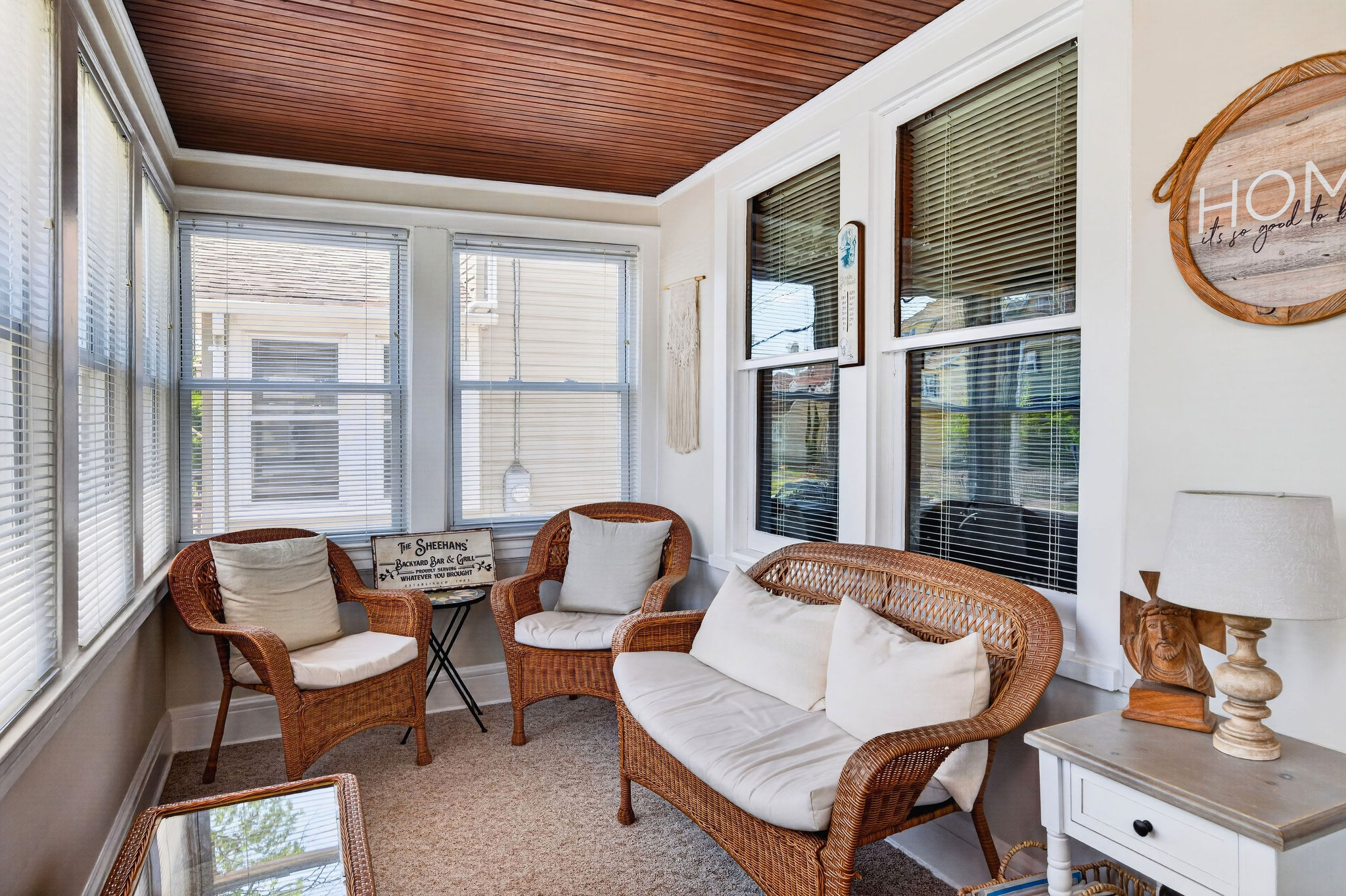  Colonial Home Blends Timeless Charm with Comfortable Everyday Living - 物件實景