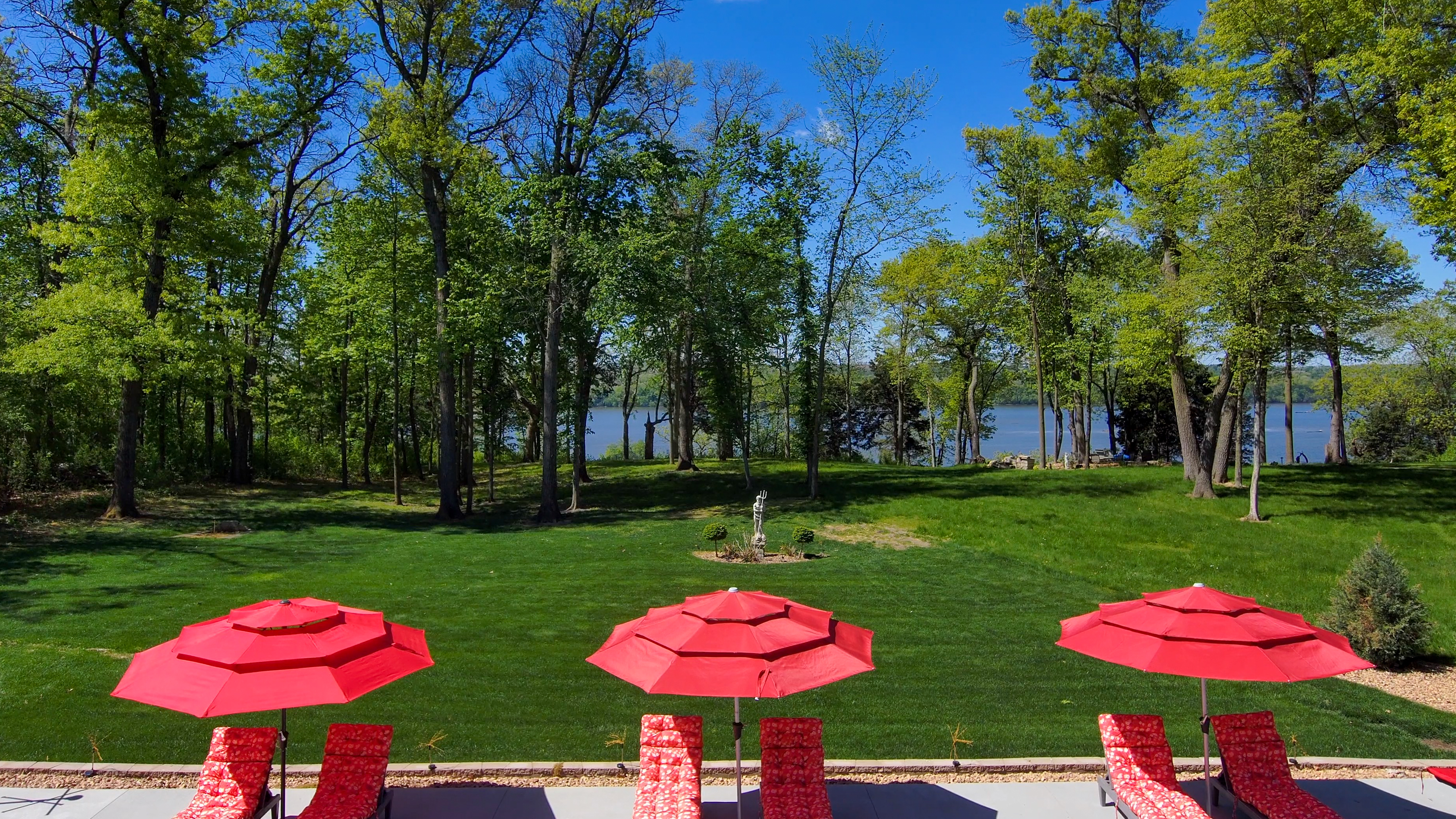  An Elevated Riverfront Sanctuary Above the Mississippi River - 物件實景