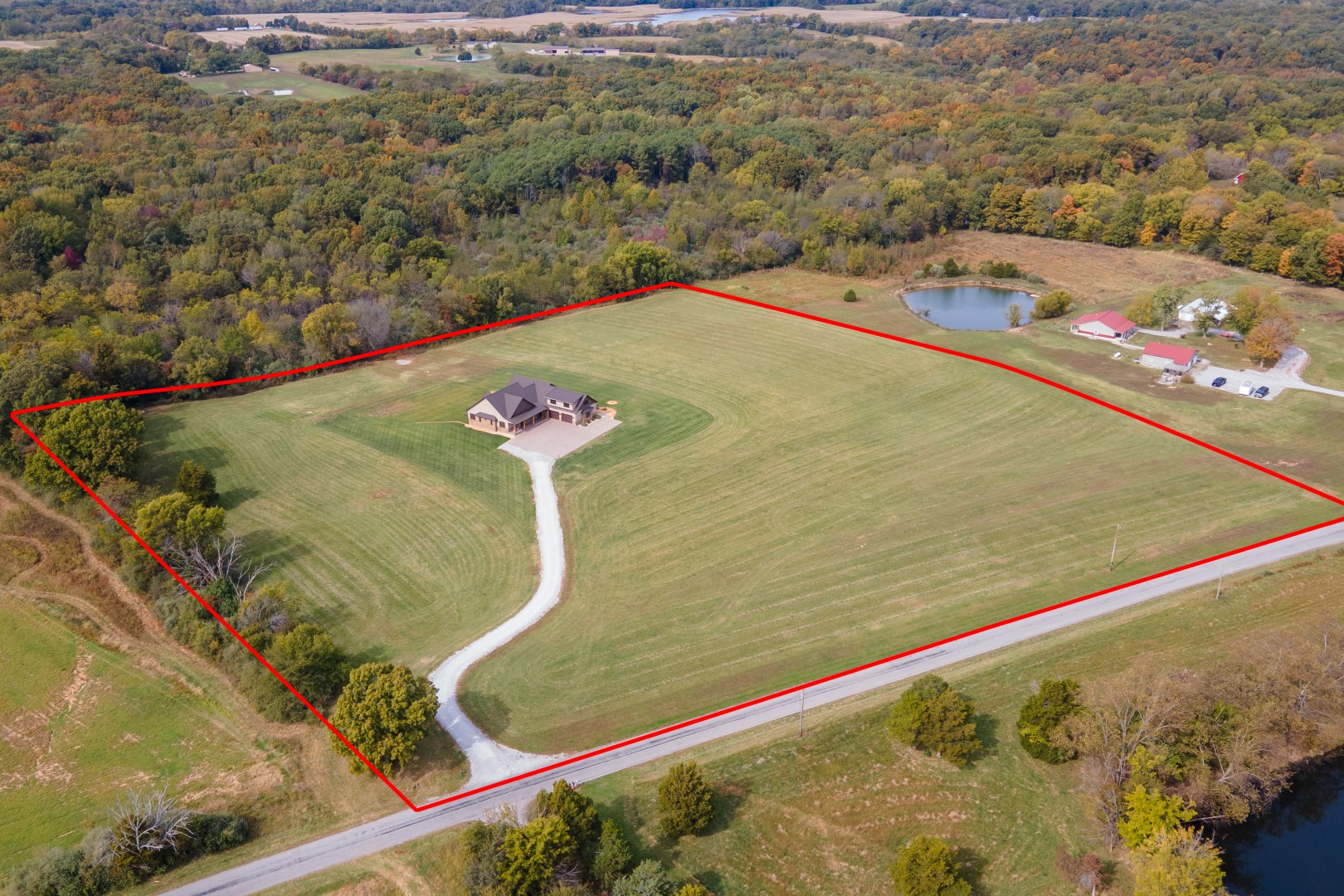 Carbondale, Illinois, 62902, United States, 3 Bedrooms Bedrooms, ,8 BathroomsBathrooms,Residential,For Sale,1986074