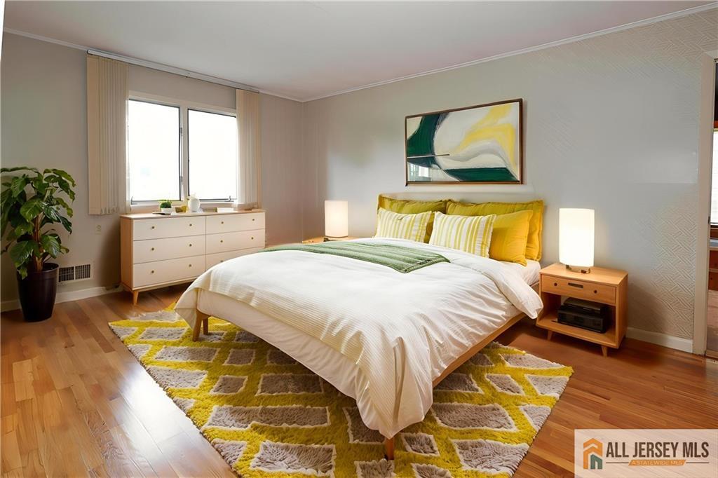 East Brunswick, New Jersey, 08816, United States, 5 Bedrooms Bedrooms, ,3 BathroomsBathrooms,Residential,For Sale,1890709