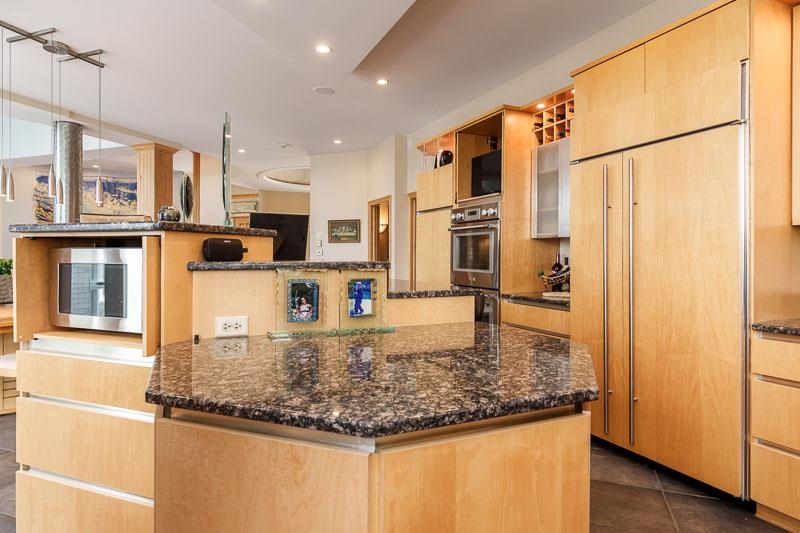 Machesney Park, Illinois, 61115, United States, 4 Bedrooms Bedrooms, ,5 BathroomsBathrooms,Residential,For Sale,2049063