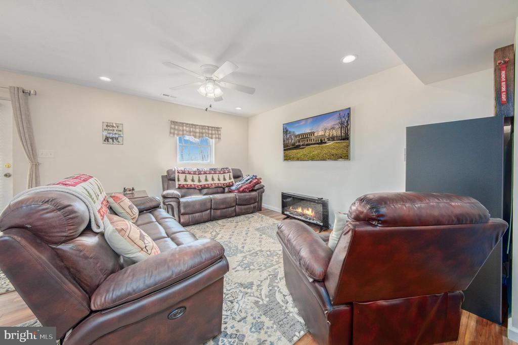 Port Royal, Virginia, 22535, United States, 5 Bedrooms Bedrooms, ,4 BathroomsBathrooms,Residential,For Sale,1959424