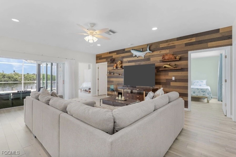 Fort Myers, Florida, 33905, United States, 3 Bedrooms Bedrooms, ,4 BathroomsBathrooms,Residential,For Sale,1997998