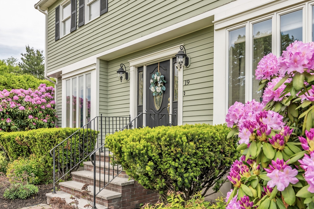 Methuen, Massachusetts, 01844, United States, 4 Bedrooms Bedrooms, ,2 BathroomsBathrooms,Residential,For Sale,2048682
