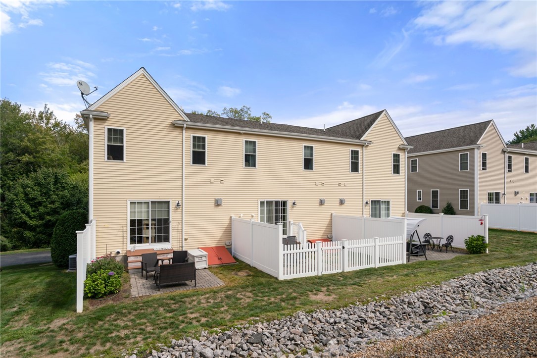 Bellingham, Massachusetts, 02019, United States, 2 Bedrooms Bedrooms, ,2 BathroomsBathrooms,Residential,For Sale,1938718