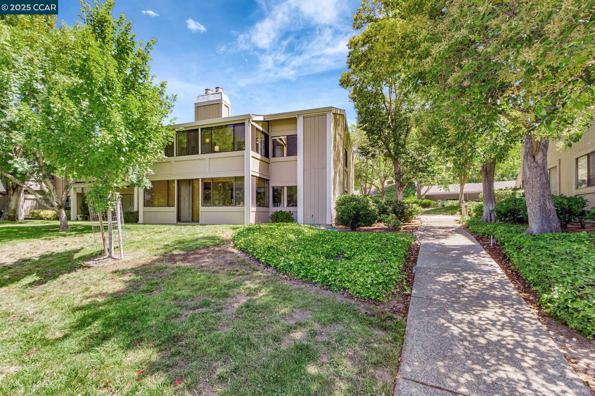 Walnut Creek, California, 94595, United States, 3 Bedrooms Bedrooms, ,2 BathroomsBathrooms,Residential,For Sale,1924398
