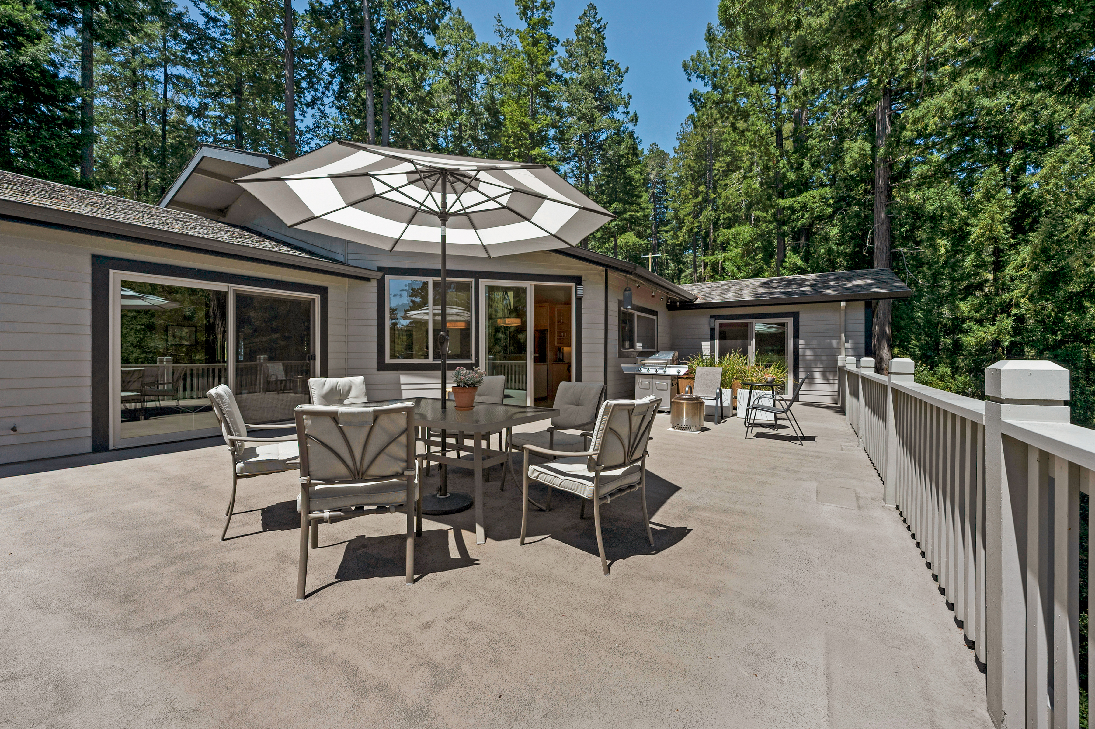  21995-21997 Ansel Court, Jenner, CA 95450 - 物件實景