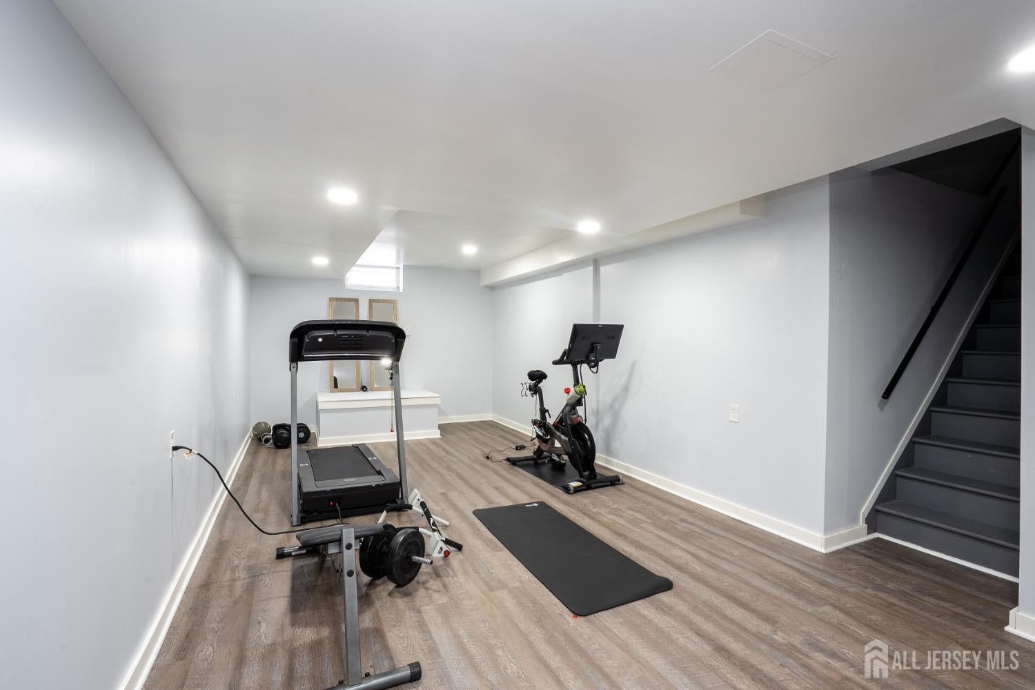 North Brunswick, New Jersey, 08902, United States, 5 Bedrooms Bedrooms, ,3 BathroomsBathrooms,Residential,For Sale,2002843