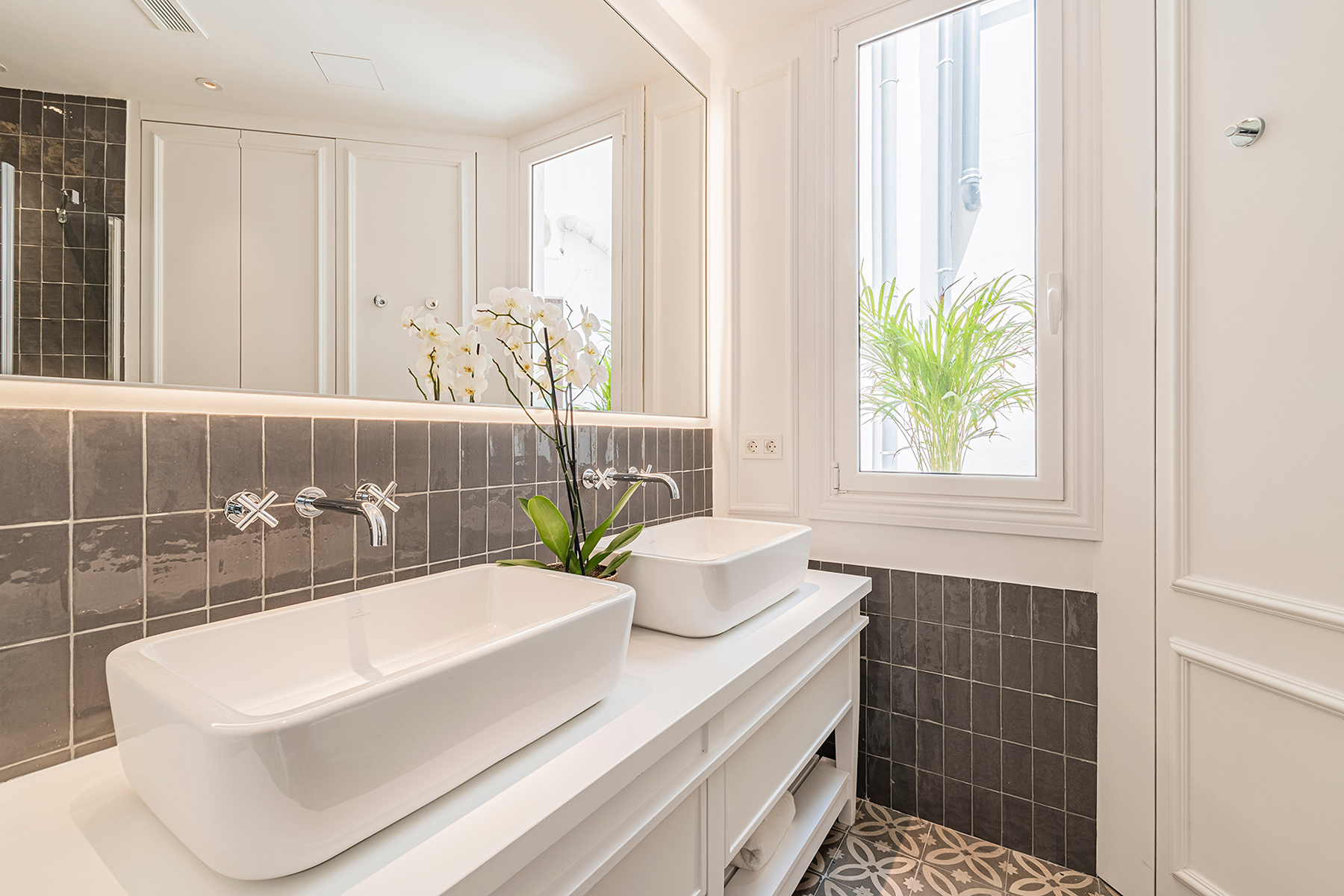  Extraordinary apartment on high floor in central Eixample - 物件實景
