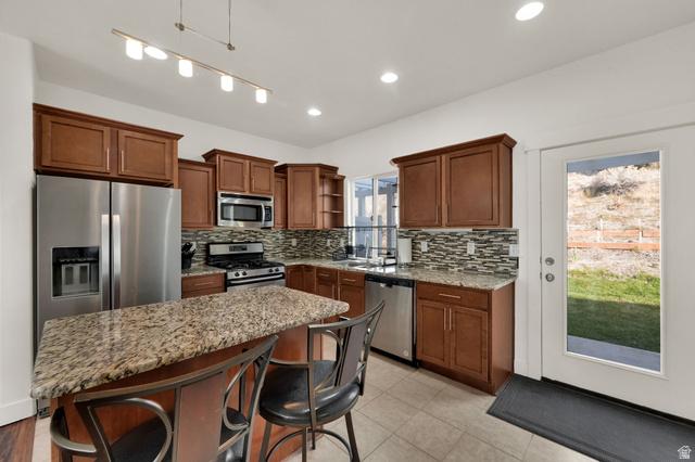 Sandy, Utah, 84094, United States, 4 Bedrooms Bedrooms, ,4 BathroomsBathrooms,Residential,For Sale,2000349