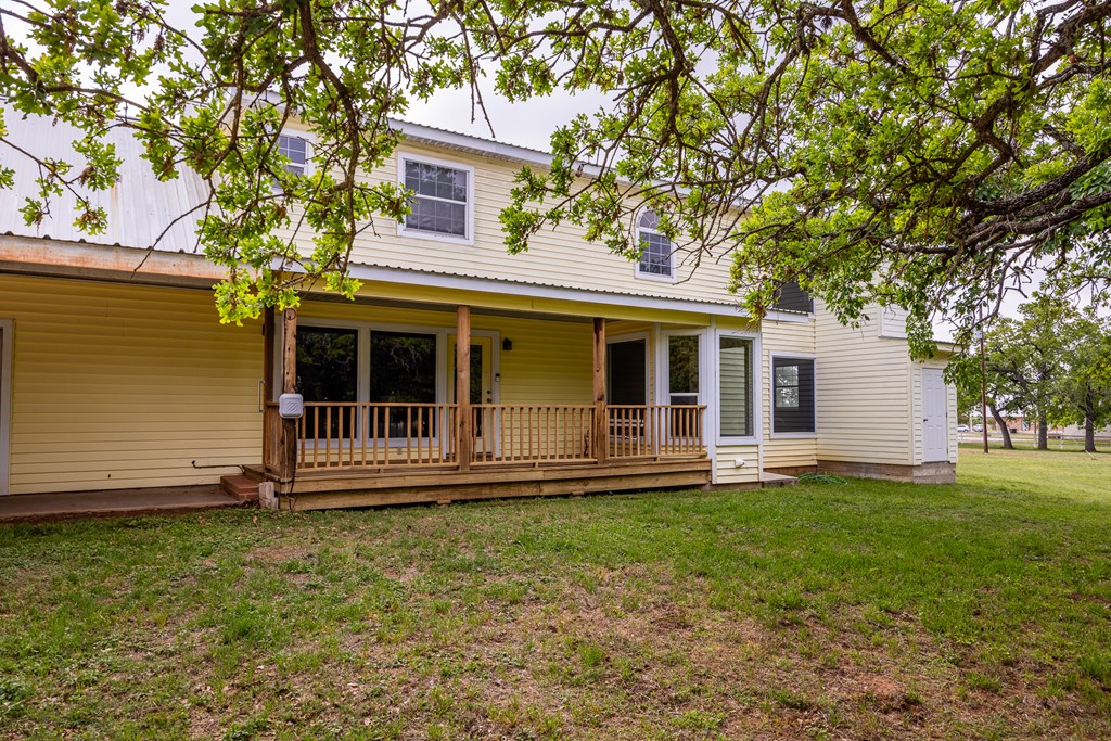 Fredericksburg, Texas, 78624, United States, 3 Bedrooms Bedrooms, ,2 BathroomsBathrooms,Residential,For Sale,1977273