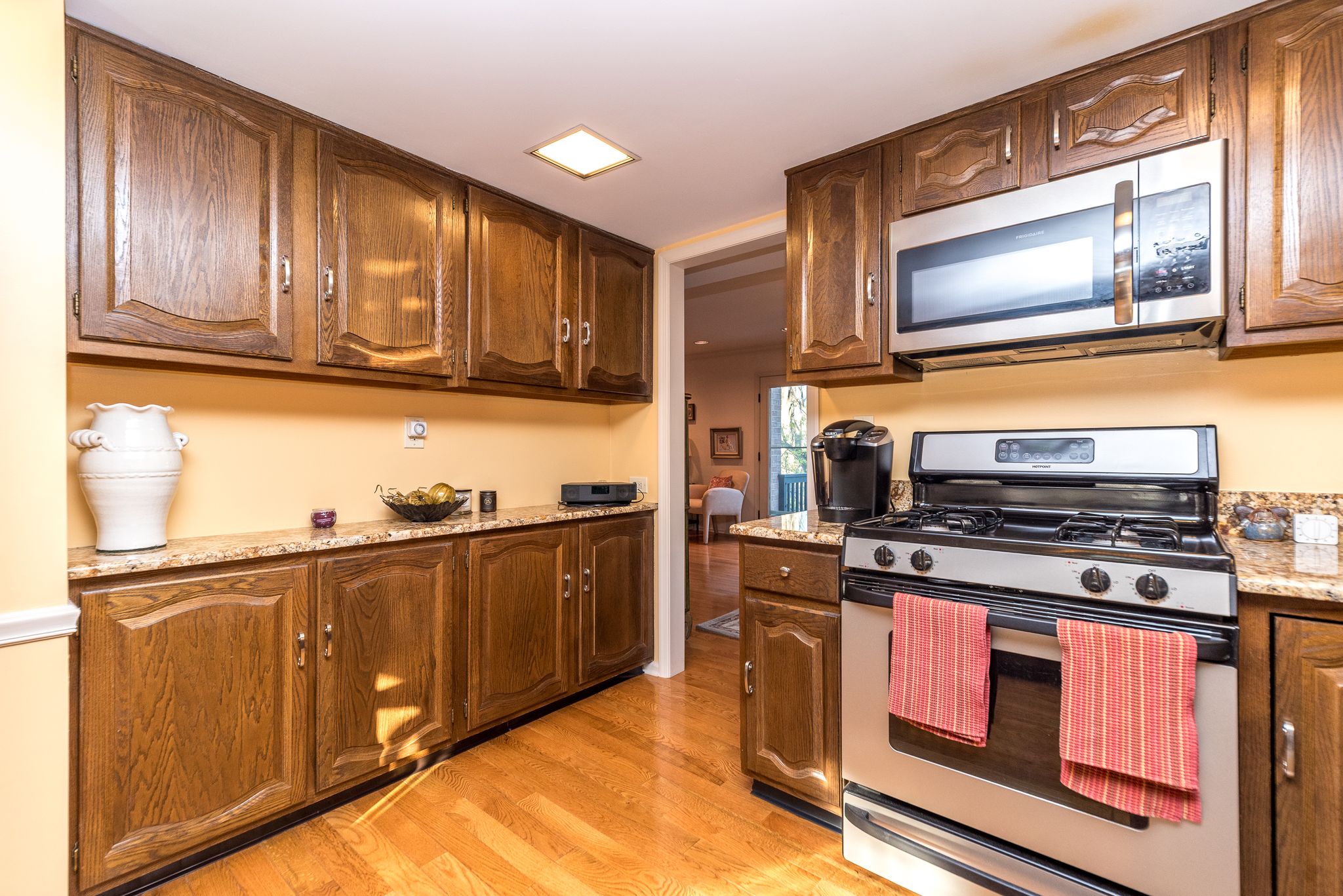 Chesterbrook, Pennsylvania, 19087, United States, 2 Bedrooms Bedrooms, ,3 BathroomsBathrooms,Residential,For Sale,1978885